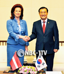아볼 이미지