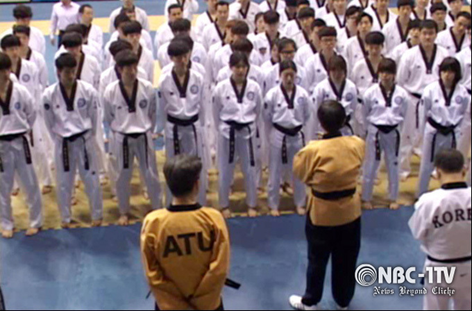 2015년 4월 4일 이규석 아시아태권도연맹 회장이 국기원에서 열린 아시아태권도연맹 ‘2015 워크샵’에서 태권도 정신을 전파하고 있다.