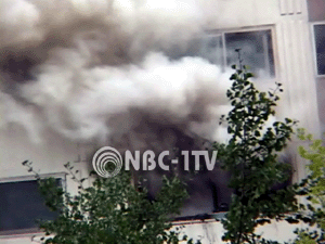 추석 연휴 마지막날, 화재현장에서 피어 오르는 검은 연기