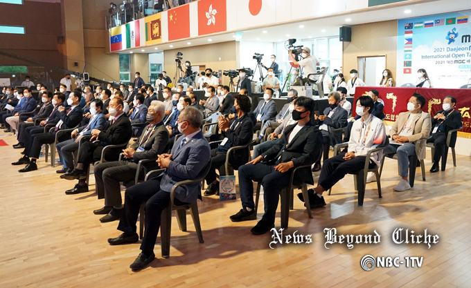 14일 오전 충남 태권도전당에서 열리고 있는 '2021 대전MBC배국제오픈태권도대회' 개막식. 사진=정준수 