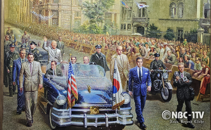 청남대에 전시된 이승만 대통령 미국 방문 대형 미술작품.