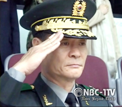 8일 오전, 본사 이광윤 보도본부장으로부터 NBC-1TV '2025 대한민국 10대 인물'에 선정된 김효근 장군(예비역